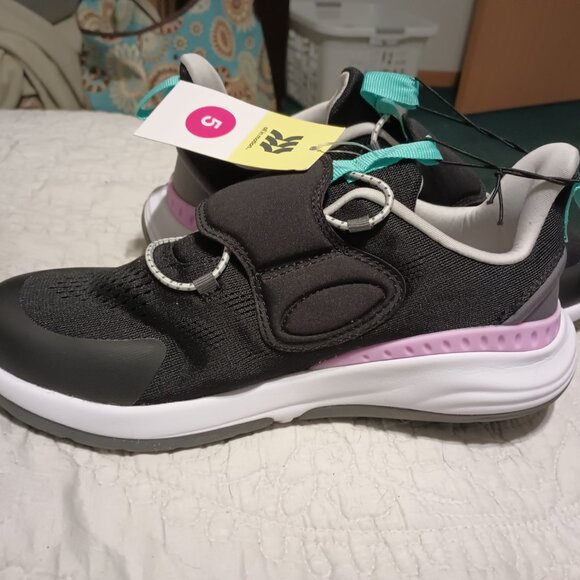 NEW Kids' Fallon Performance Sneakers - All In Motion™ Pink/Black 5 - Picture 6 of 8